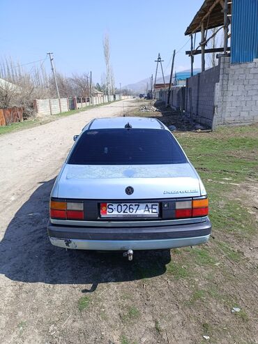 Volkswagen: Volkswagen Passat: 1.8 л | 1993 г. | Седан