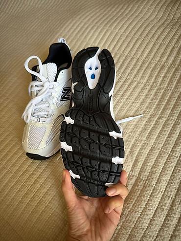 nb 550: New Balance 530 White/Black - Модель: NB 530 (обозначение на боковой — 5