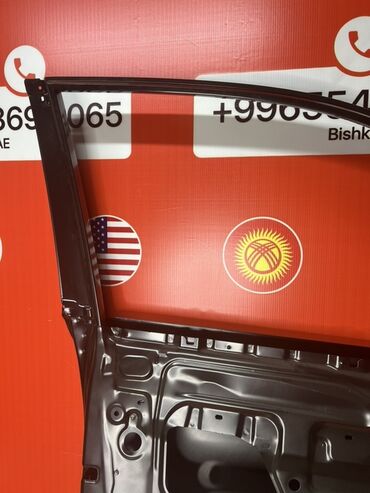 Двери и комплектующие: Новая передняя левая дверь автомобиля, выполненная из металла и — 12