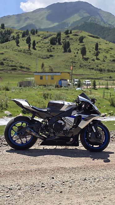 yamaha yzf: Yamaha YZF‑R1 
год 2017
13000 км 
нет обмена — 2