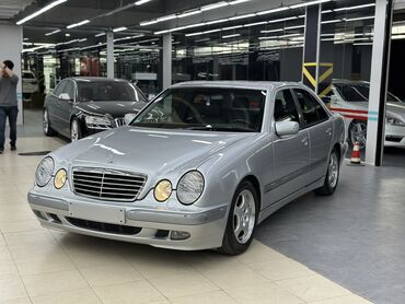 210 миленум: Mercedes-Benz E 320: 2000 г., 3.2 л, Автомат, Бензин, Седан