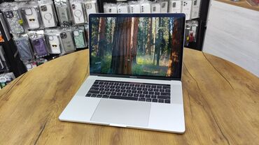 Apple MacBook: Apple MacBook, 15.4 ", Intel Core i7, 1 TB