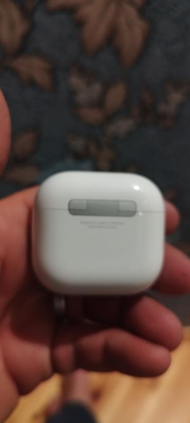 Qulaqcıqlar: Apple AirPods ( 4-cü nəsil) simsiz qulaqcıqlar - Rəng: ağ - Şarj — 2