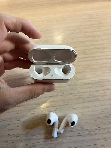для уха: Беспроводные наушники Apple AirPods (3-го поколения) - Форм‑фактор — 5