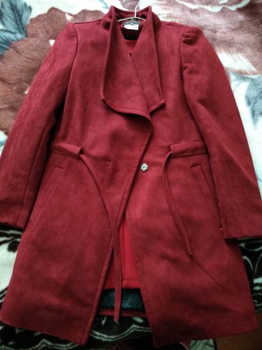 palto qadın üçün: Пальто M (EU 38), цвет - Красный