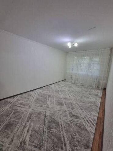 московская фучика: 1 комната, 33 м², 104 серия, 2 этаж, Старый ремонт