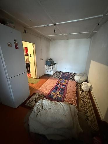 пр чуй: Нарын шаарында Барак типтеги уй сатылат .Баасы 28 мин $ .Базарга жакын — 3