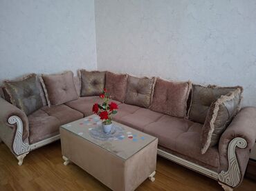 Divan və masa dəstləri: İşlənmiş, Künc divan, Qonaq otağı üçün, Açılmayan, Azərbaycan