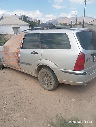 салон машины: Ford Focus: 2003 г., 1.6 л, Бензин, Универсал — 6