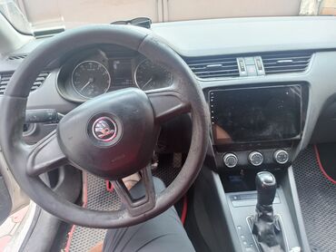 дишевли машина: Skoda Octavia: 2015 г., 1.6 л, Автомат, Газ, Хетчбек