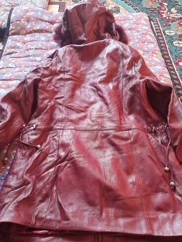 Личные вещи: Женская куртка 2XL (EU 44), цвет - Красный