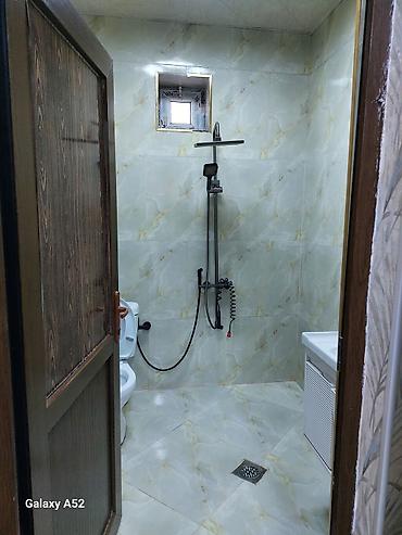 Həyət evi alıram: Satılır: Həyət evi Xüsusiyyətlər: - Hündür, beton hasarla əhatəli — 7