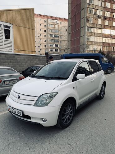 Toyota: Toyota ist: 2003 г., 1.5 л, Автомат, Бензин, Хэтчбэк