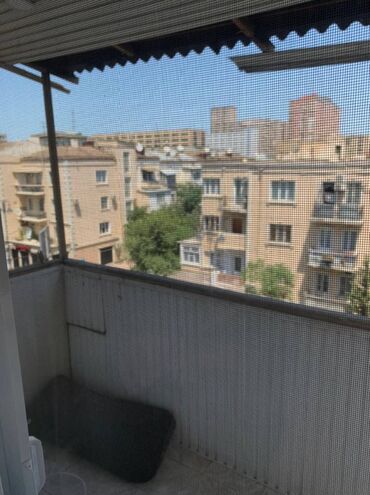 Uzunmüddətli kirayə mənzillər: 28 mayda yaxınlığında amerika səfirliyinə yaxın 5 mertebeli binanın — 14