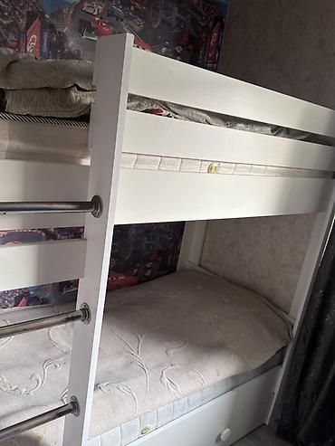 uşaq divan: Oğlan və qız üçün, İşlənmiş, Çarpayı, Matras ilə, Siyirməli, Taxta — 2