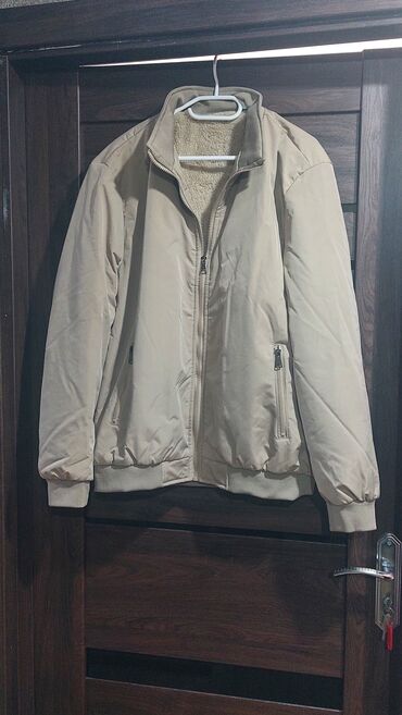 Костюмы: Bej rəngli kişi qış gödəkcəsi - Model: zipli, klassik stand-yaxa -