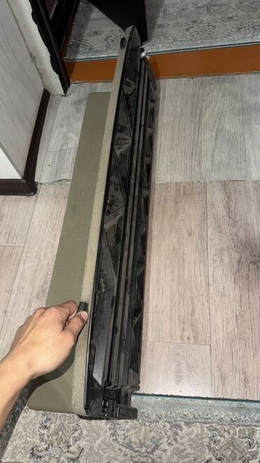 чехлы на сотовые телефоны: Полка багажника (жесткая шторка) для автомобиля. Шторка багажника на