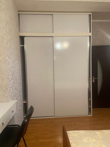 Dolablar: Kupe dolab.qiymet 180 man.eni 1.90sm.unvan Yasamal.azz⚡gnk