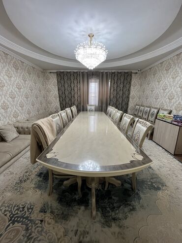 стол большой для дома: 250 м², 6 комнат, Свежий ремонт С мебелью