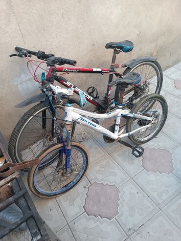 Şəhər velosipedləri: Böyük 26 liq tekerinde boşluq var.balaca 20 lik özüm 180 m almışdım əl -da lalafo.az — 10 Şəhər velosipedləri: Böyük 26 liq tekerinde boşluq var.balaca 20 lik özüm 180 m almışdım əl — 10