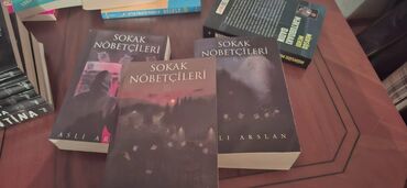 Digər kitablar və jurnallar: Müxtəlif janrlarda kitab dəsti. Dəstə "Karantina" seriyasından — 4