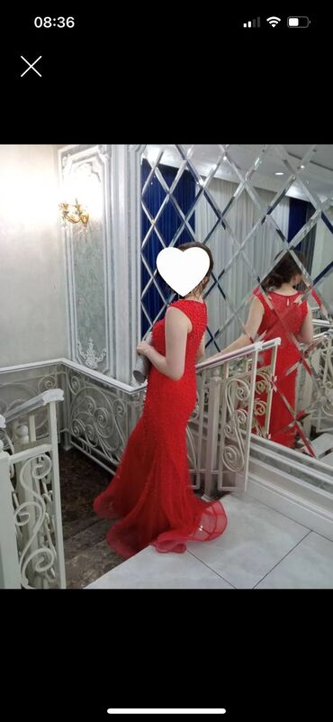 шикарное платье на выпускной: Очень красивое платьевсе украшено бусинами,42-44 размер.Надевали 1