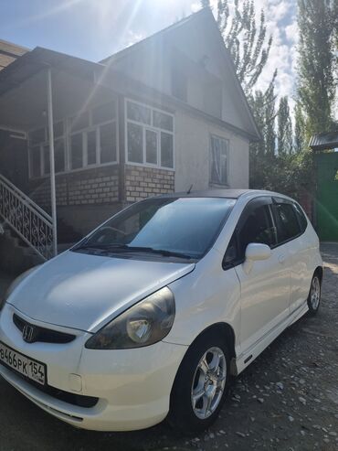 автомобиль талас: Honda Fit: 2002 г., 1.3 л, Вариатор, Бензин, Хетчбек