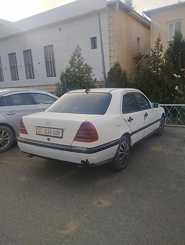 step 2: Mercedes-Benz C-Class: 1994 г., 1.8 л, Механика, Бензин, Седан — 3
