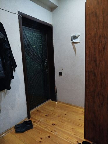 Qonaq otağı dəstləri: Kirayə verilir.Qutulus 93 istiqlaliyyət küçəsində yerləşir məktəbə — 12