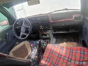 82 1: Volkswagen Golf: 1990 г., 1.6 л, Механика, Бензин, Седан — 2