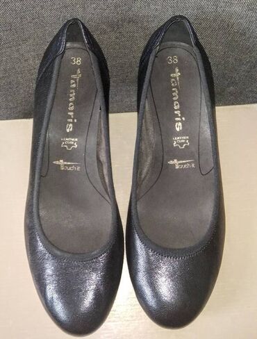 srebrna haljina i cipele: Salonke, 38