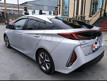 приус прайм: Toyota Prius: 2017 г., 1.8 л, Автомат, Гибрид, Хэтчбэк — 3