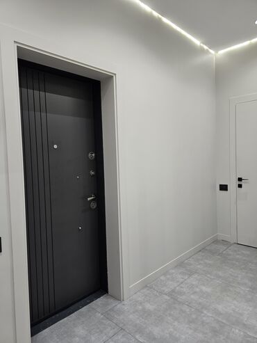 Uzunmüddətli kirayə mənzillər: Ağ Şəhərdə, metro Xətaiyə yaxın, mərtəbə 8, depozitli. Müasir — 5