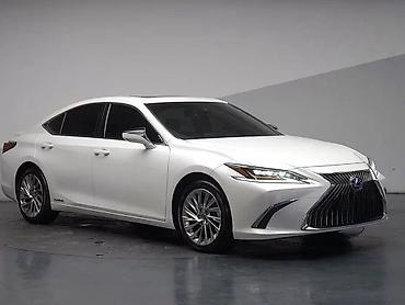 Lexus ES: 2021 г., 2.5 л, Типтроник, Гибрид, Седан