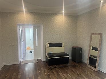 Продажа коттеджей и домов: Продается дом, 5 соток в Пишпеке Внутри участка 3 здания жилых и 2 at lalafo.kg — 5 Продажа коттеджей и домов: Продается дом, 5 соток в Пишпеке Внутри участка 3 здания жилых и 2 — 5