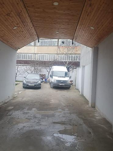 baki tekstil fabriki: 3 faza işiq, daimi suyu, kanalizasiya mövcuddur. Obyekt yol kənarında — 2