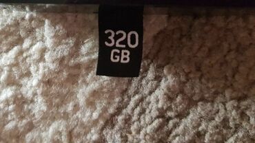 Xbox 360 & Xbox: Xbox 360 E. Ideal vəziyyətdədir, təzə kimidir, az işlənibdir — 9