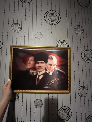 Pərdə və jalüzlər: Yeni kimi Tablo alinib islenmeyib