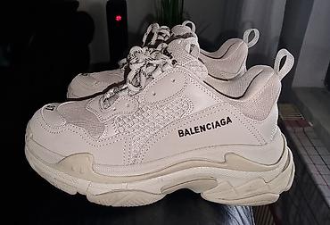 ljubičaste patike: Balenciaga Triple S patike – bež/ekru koloritet - Model: Triple S — 2