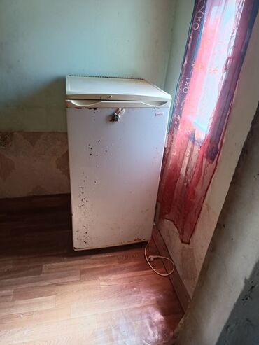 Həyət evləri və villaların satışı: 2 otaqlı həyət evi Təsvir: - Ayrı girişli kiçik həyət evi, dar — 5