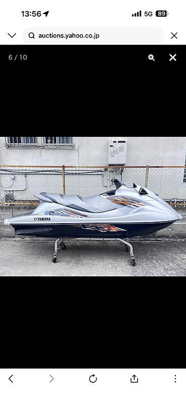водный катер: Гидроцикл Yamaha WaveRunner (серебристый) - Тип: трехместный — 7