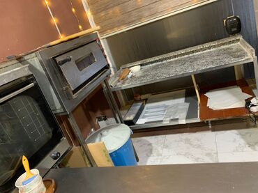 Restoran, kafelər: Hazır restoran satılır. Hal hazırda fəaliyyətdədir. Yeri tam — 12