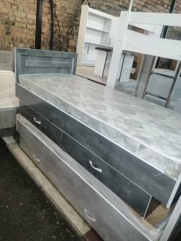 детскую мебель и парту: Бир кишилик керебет, Жаңы, Матрасы бар, узуну - 190 см