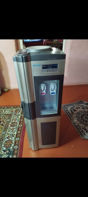 metbex tavanlari: Su dispenseri,isti və soyuq su,əla vezyetdedi