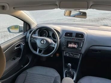 delphi auto dijagnostika: Unutrašnjost automobila Volkswagen Polo, uključujući volan, instrument