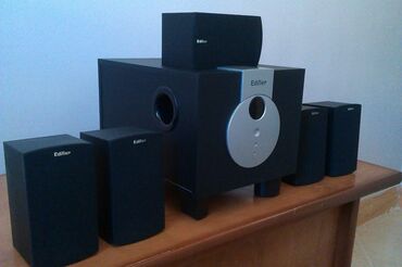 basovik: 2X Front 2X Surround 1X Center 1X Subwoofer - 1X Pult - batareyka