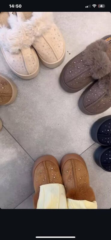 Papuče: Papuce 
36-41
2200 din
sdo — 9
