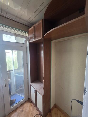 Dolablar: Açılan, 2 qapılı Düz dolab, Eyvan dolabı