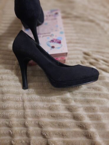 Salonke: Salonke, H&M, 39 — 12