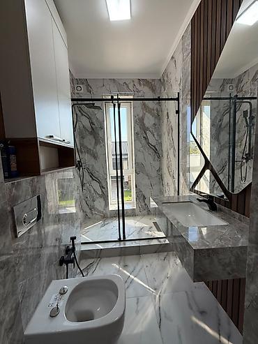 центральная улица: 230 м², 6 комнат и более, С подселением — 6